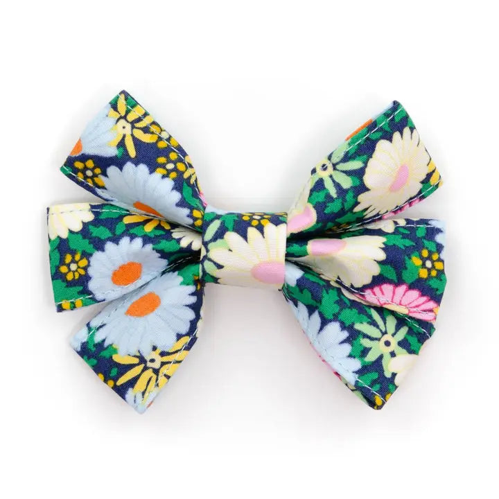 The Daisy Girly Bow